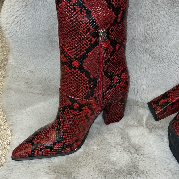 Doralee by JLO, tall boots - Picture 3 of 8